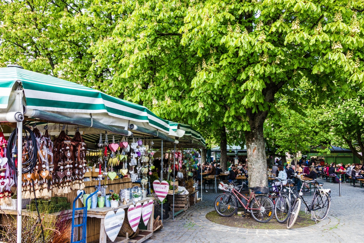 Viktualienmarkt - M&uuml;nih'in &uuml;nl&uuml; şark&uuml;teri pazarı